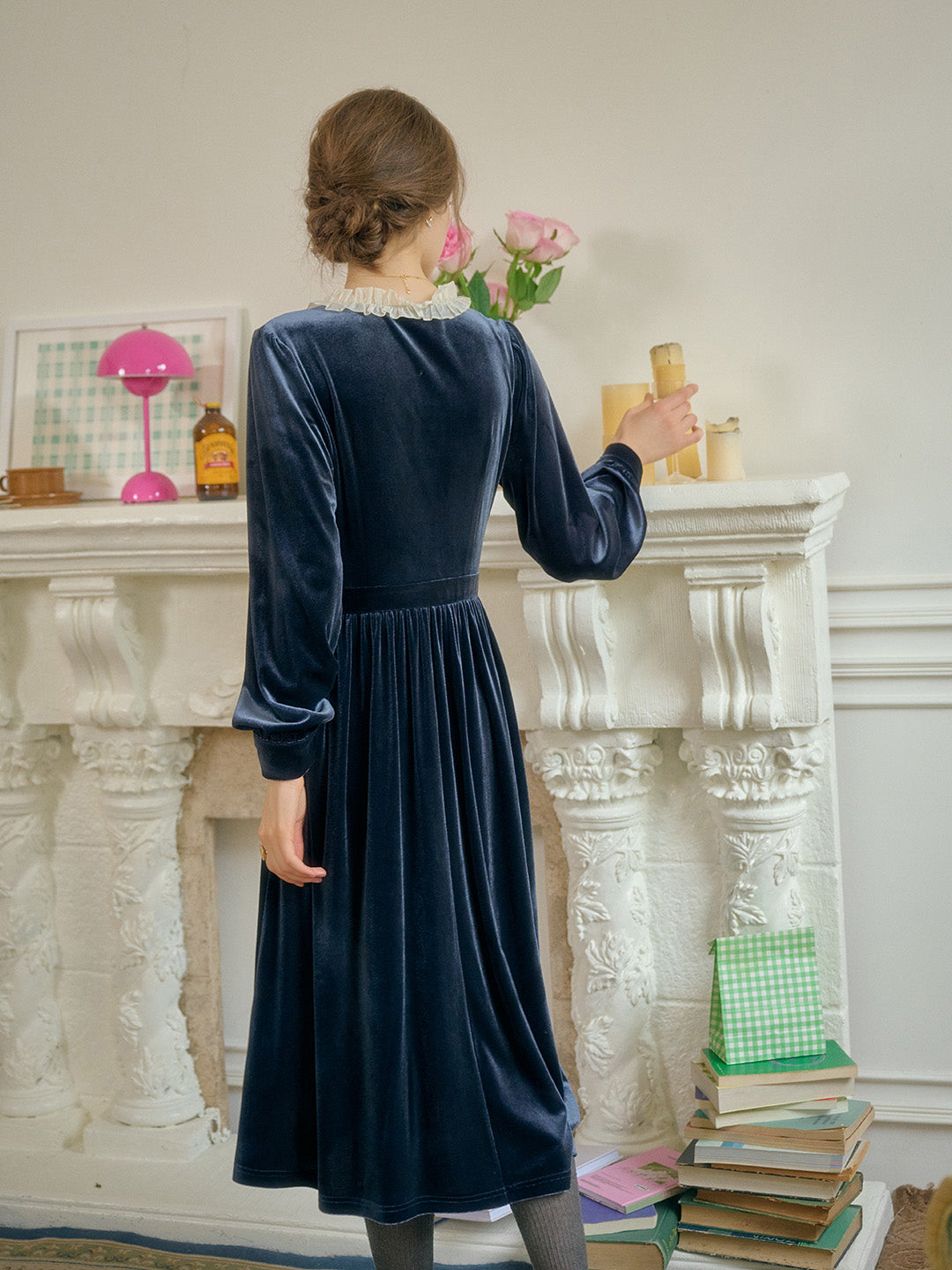 Mikaela 蕾絲領天鵝絨洋裝 - 藍色