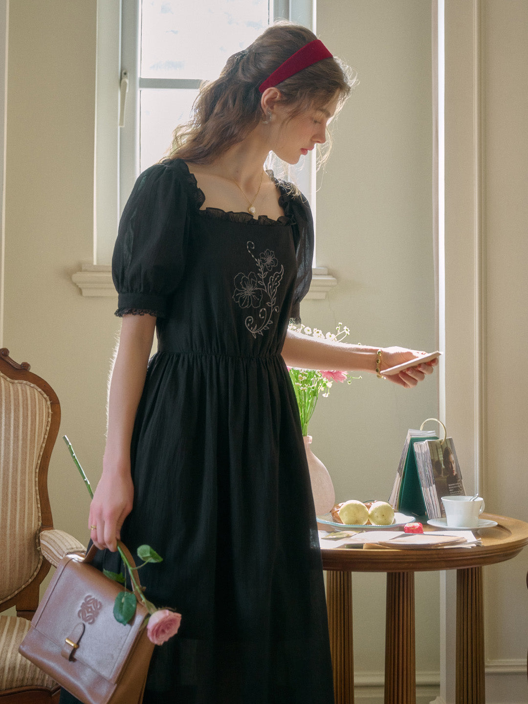 Rina 方領刺繡洋裝