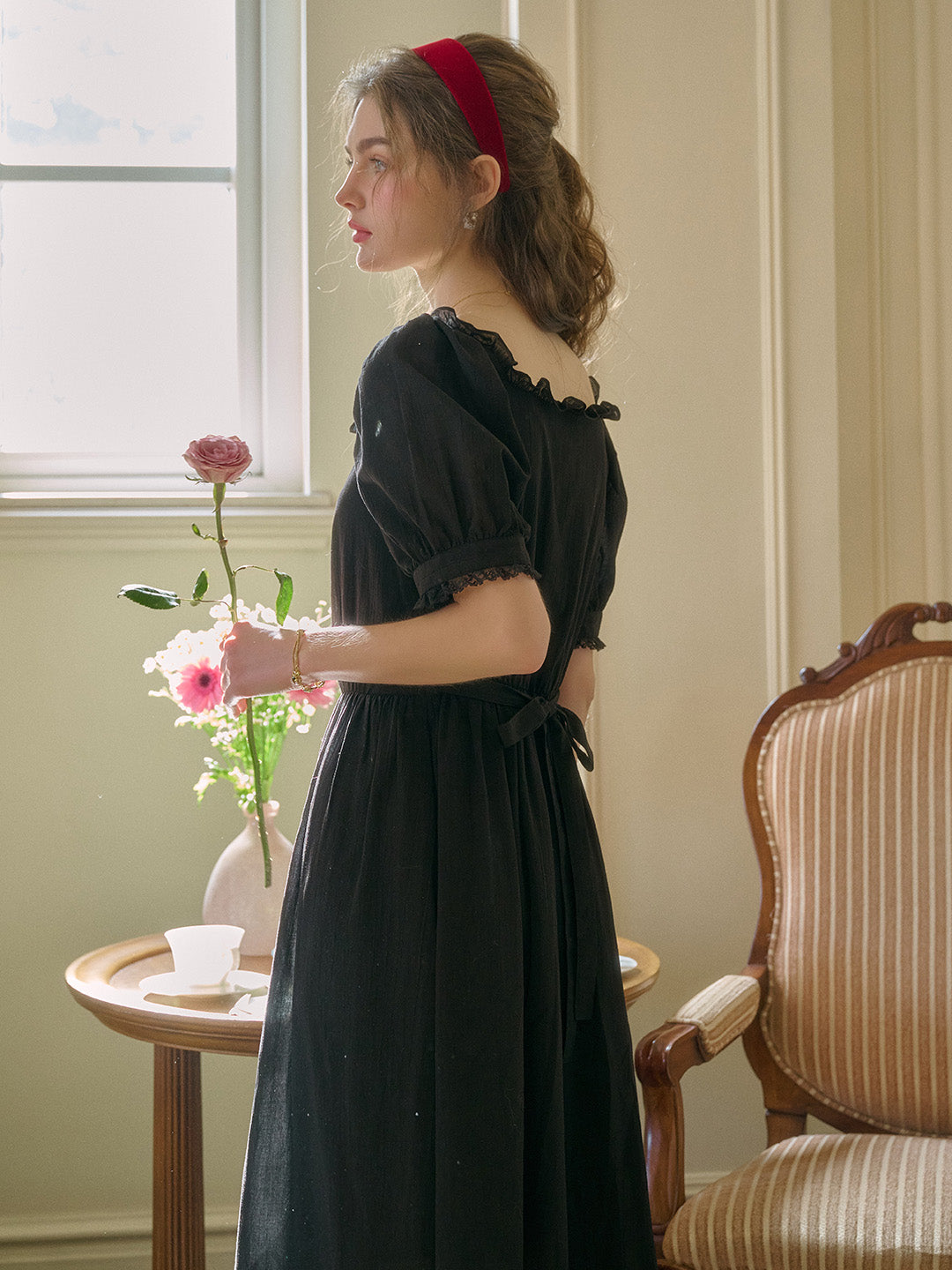 Rina 方領刺繡洋裝