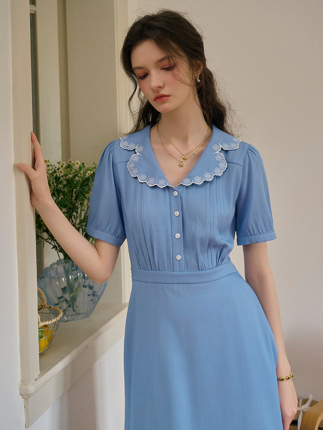 Natalie V 領蕾絲褶皺連身裙