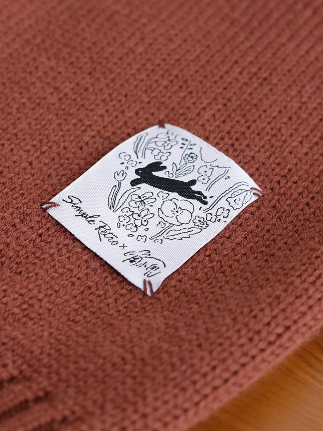 兔子與鬱金香刺繡羊毛套頭針織毛衣