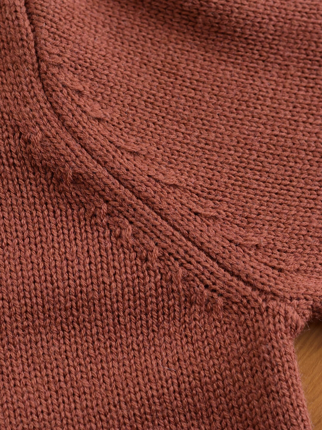 兔子與鬱金香刺繡羊毛套頭針織毛衣