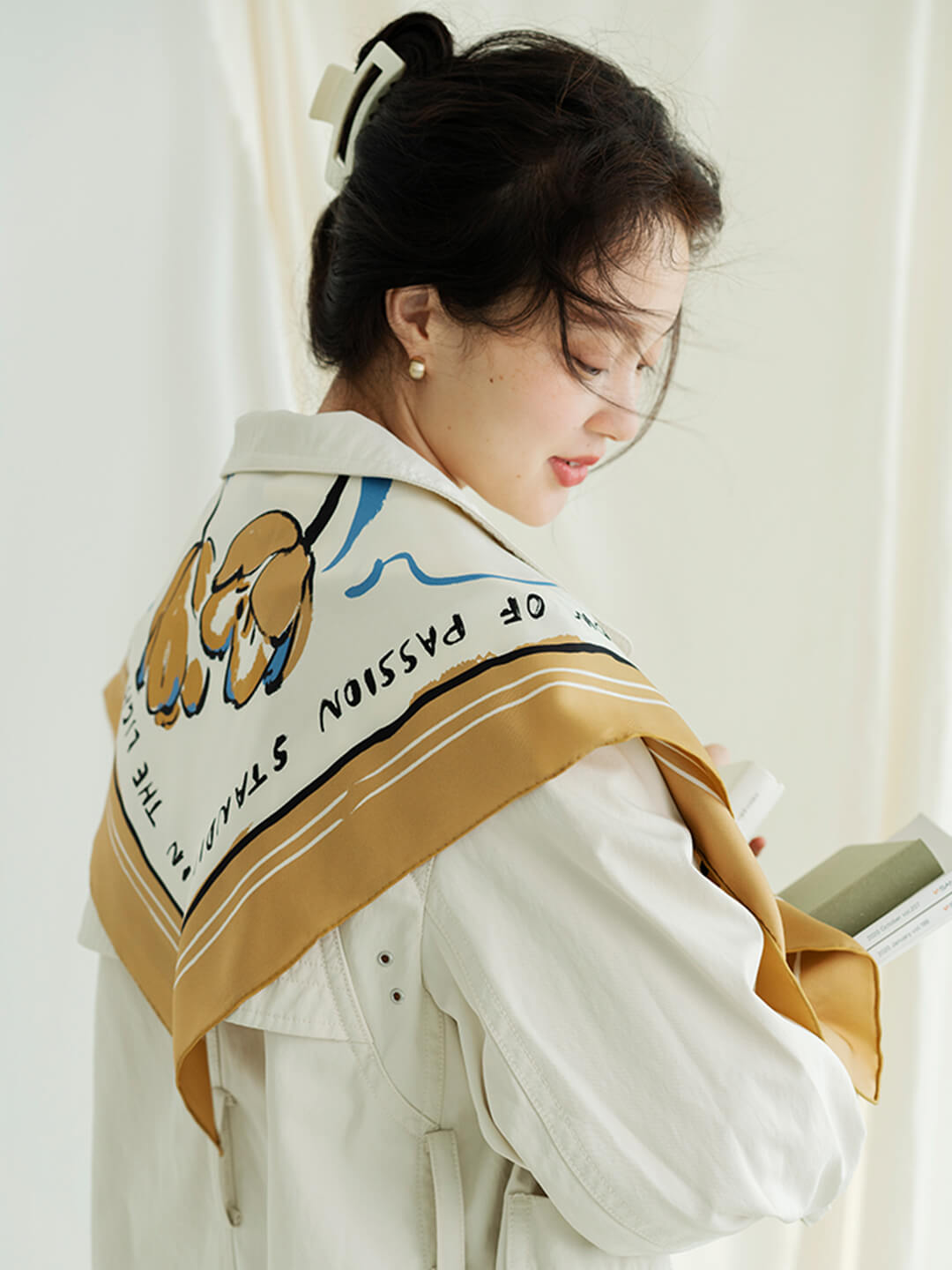 Chowxiaodou 原創彩虹女孩真絲斜紋綢方形絲巾