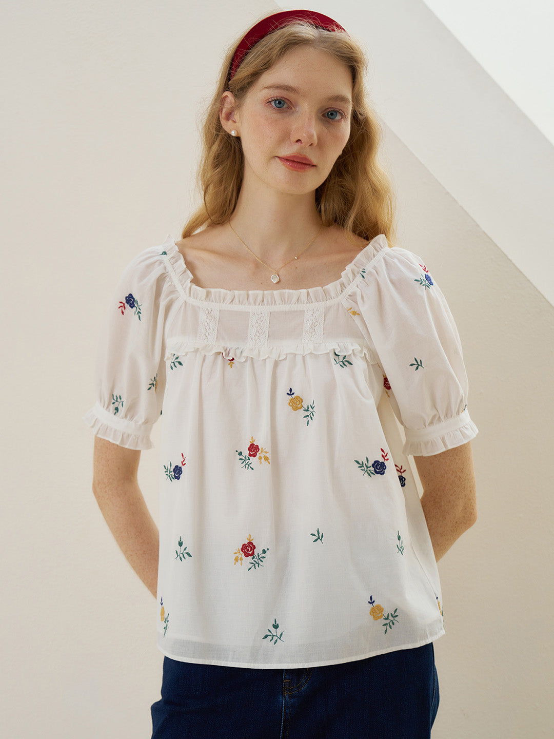 Khalani 彩色玫瑰刺繡泡泡袖襯衫