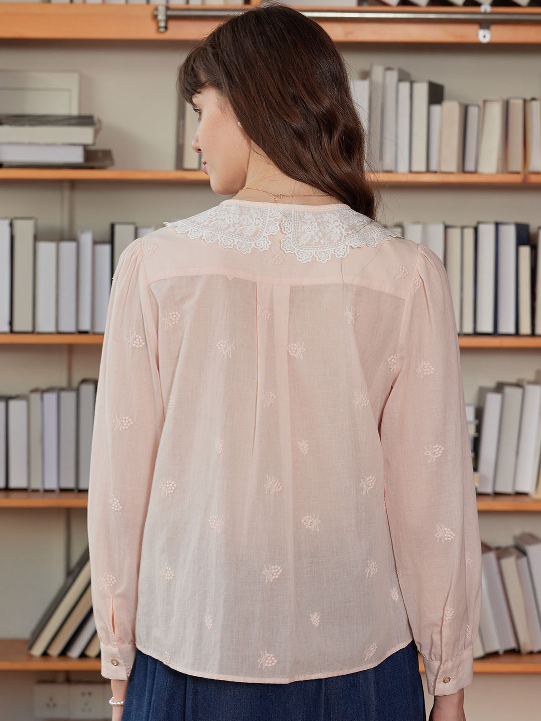 Neriah 原創樹莓刺繡彼得潘領拼接襯衫