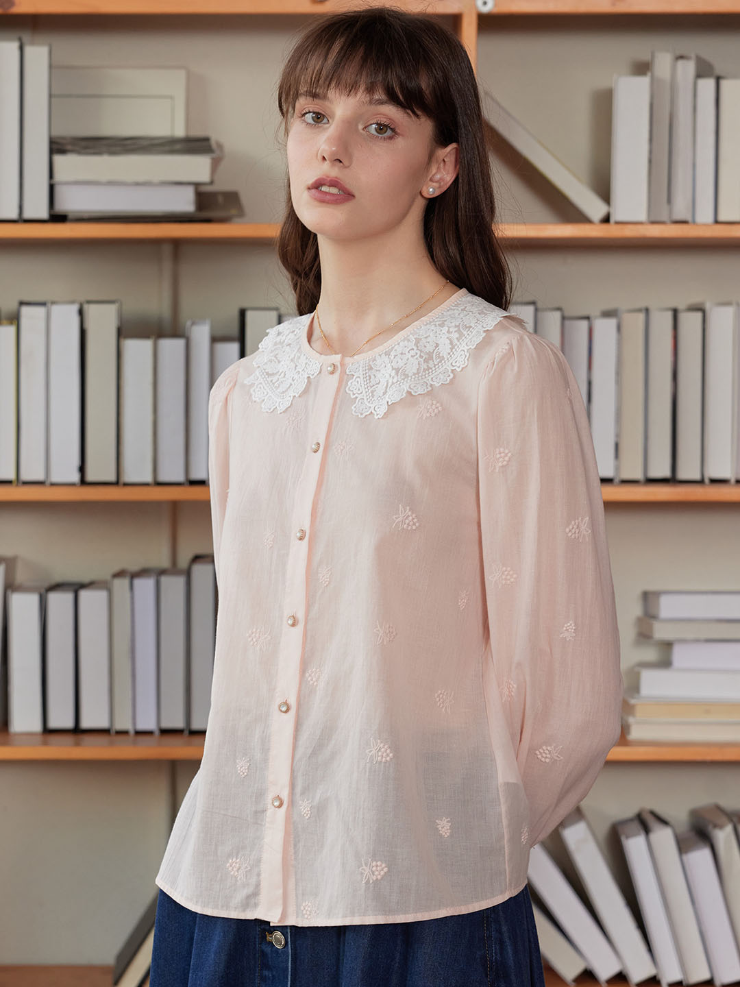 Neriah 原創樹莓刺繡彼得潘領拼接襯衫
