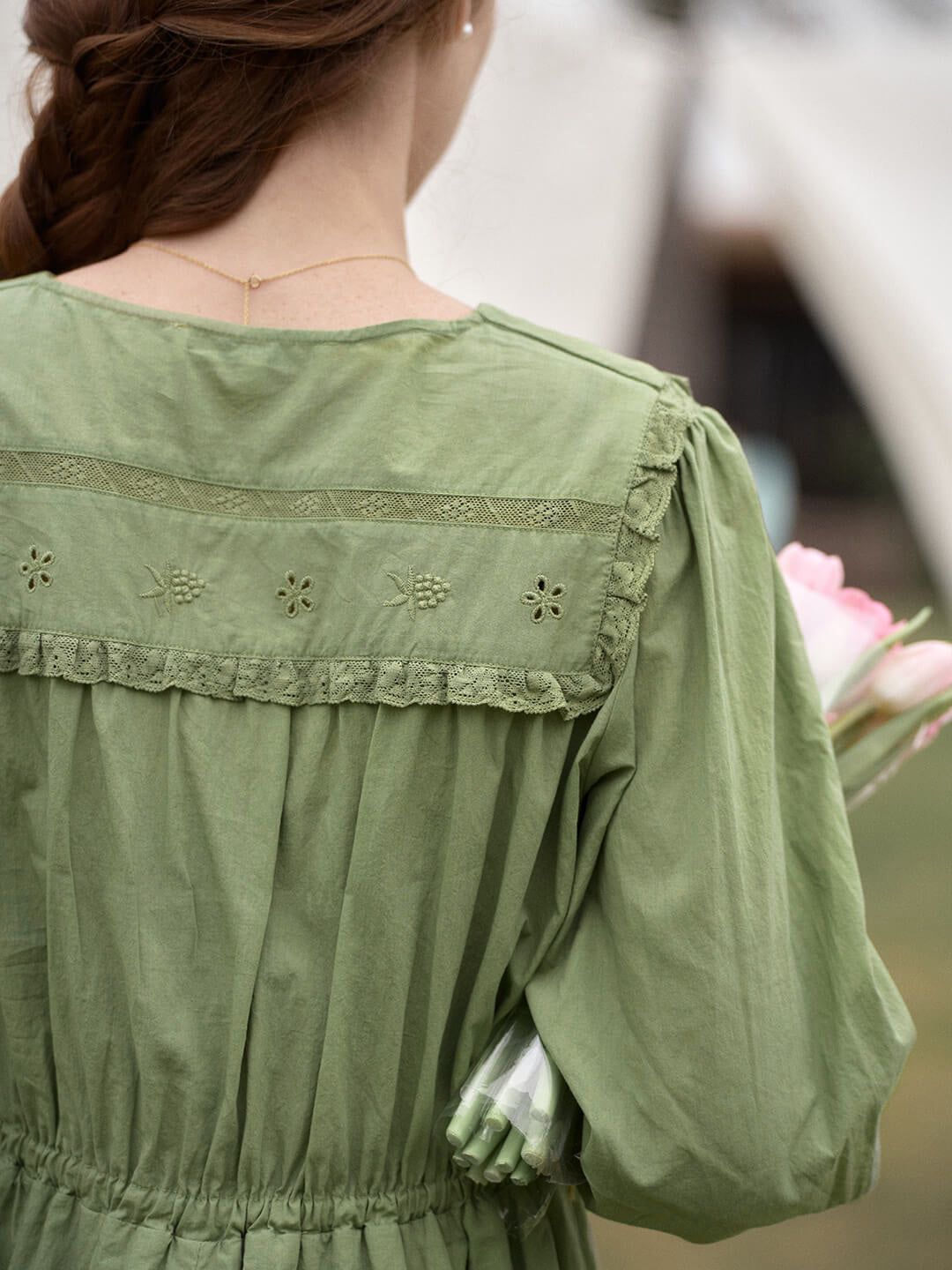 Kaylani V領維多利亞風刺繡洋裝