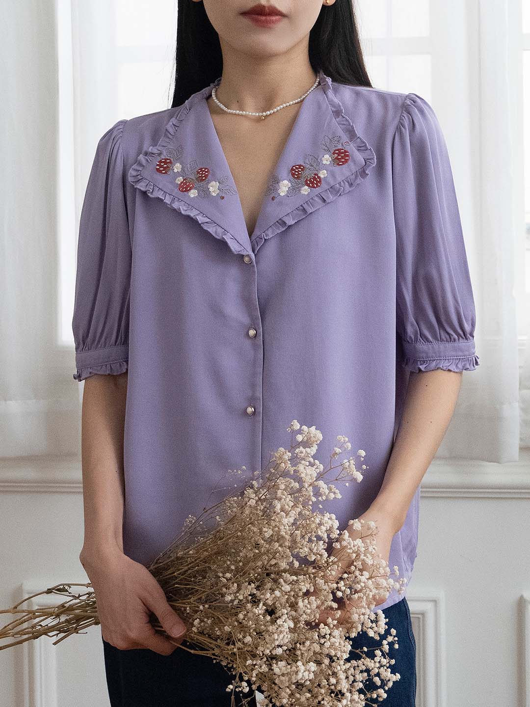 Erin 紫色草莓刺繡翻領襯衫