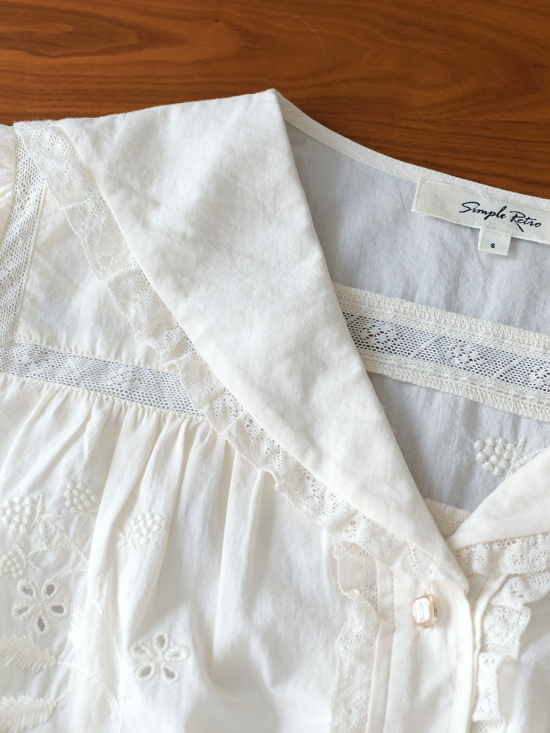 Kaylani V領維多利亞風刺繡洋裝