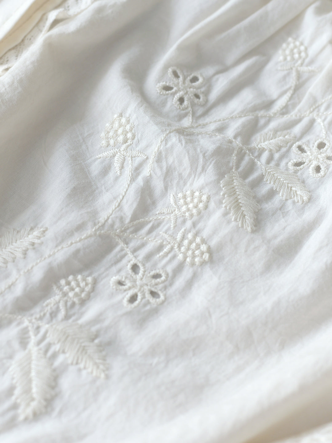 Kaylani V領維多利亞風刺繡洋裝