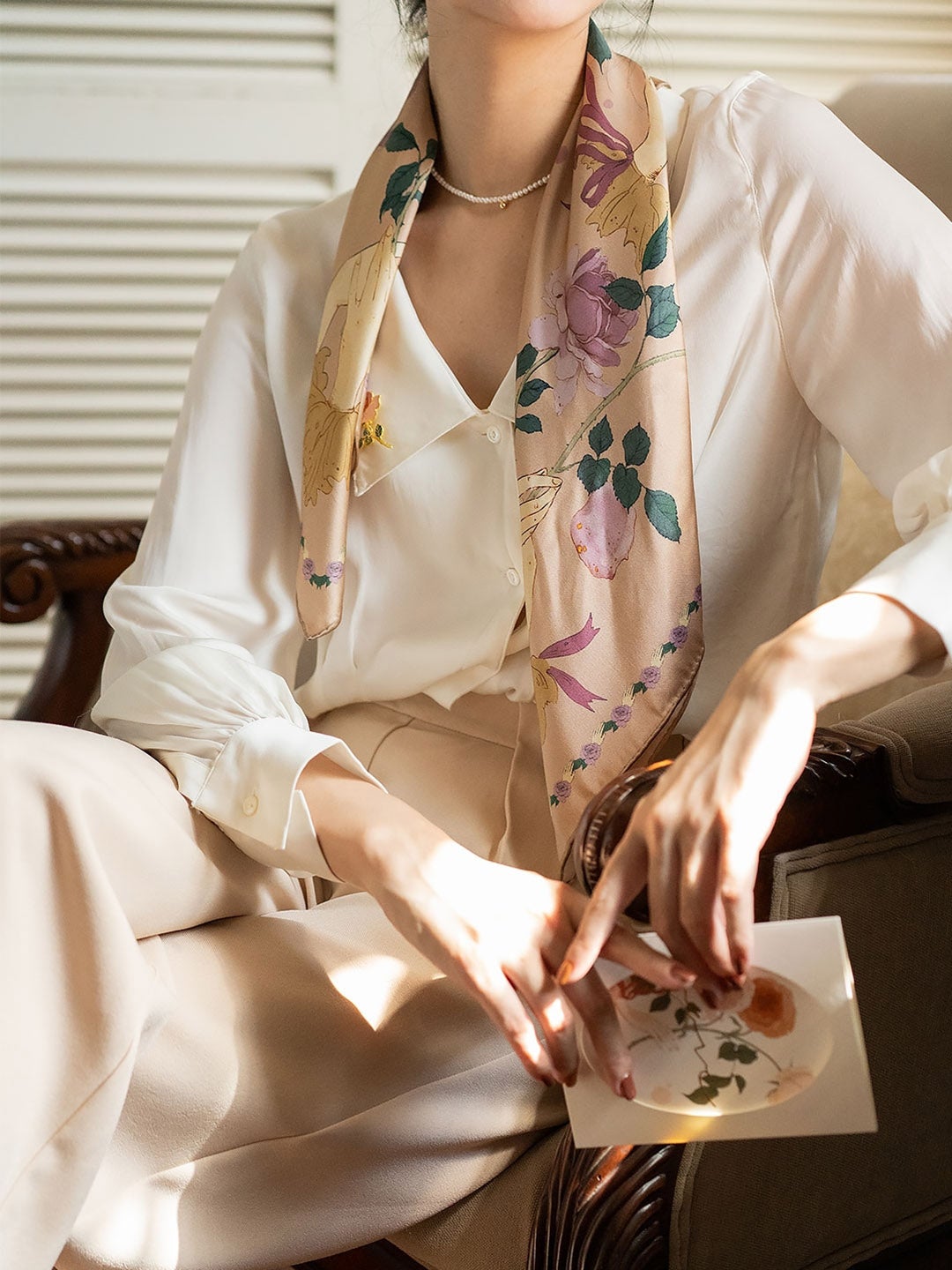 Chowxiaodou 原創4色玫瑰真絲素縐緞優雅小方巾