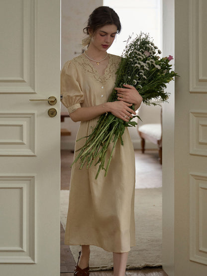 Heidi V領刺繡蕾絲泡泡袖洋裝