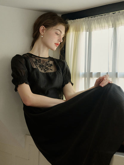 Ariella 圓領蕾絲刺繡泡泡袖洋裝-黑色