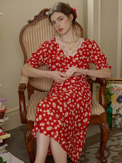 【Final Sale】Stormi Charming V-neck Lace Trimmed Floral Print Dress - Blue