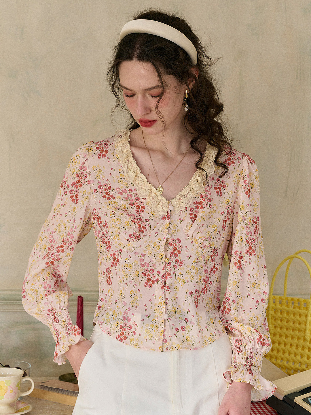 【Final Sale】Laurel V-Neck Floral Blouse - Apricot