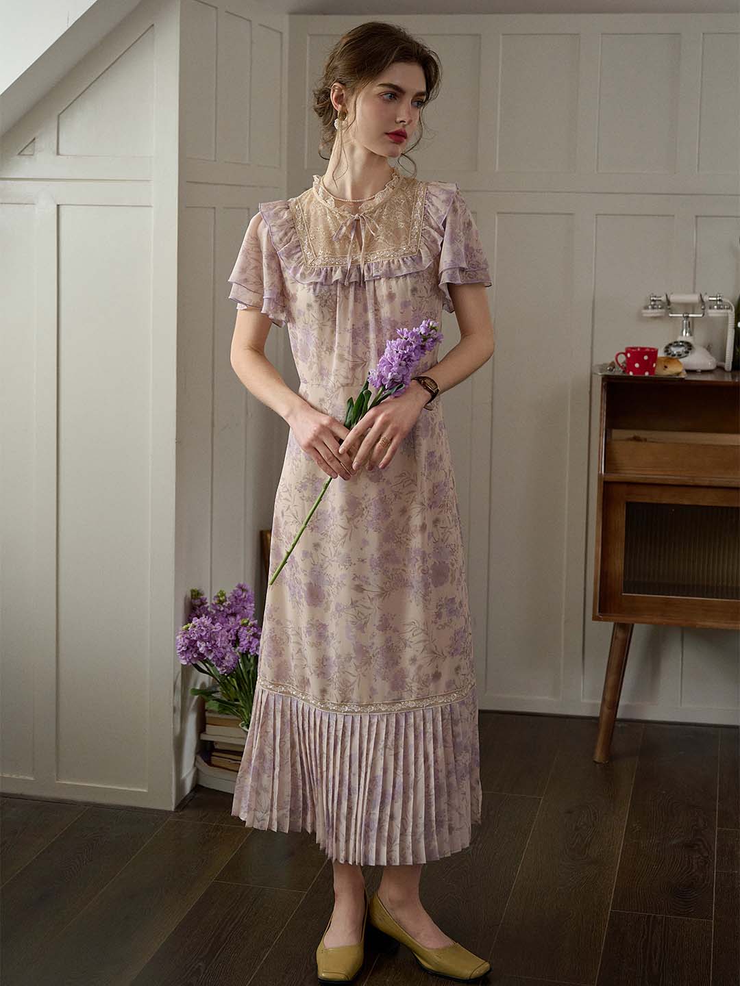 【Final Sale】Abigail Stand Collar Lace Dress
