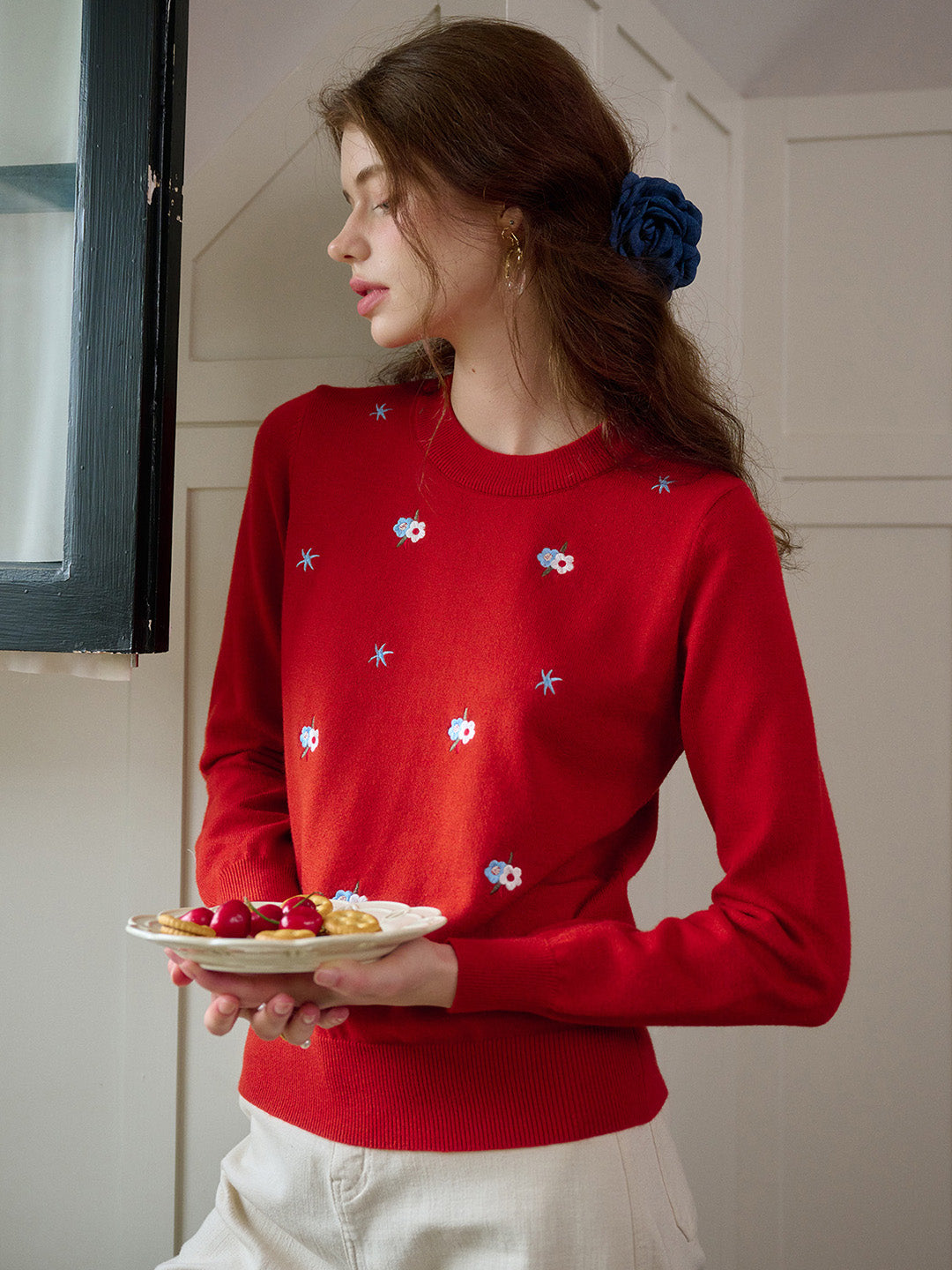 Gracie 圓領刺繡毛衣