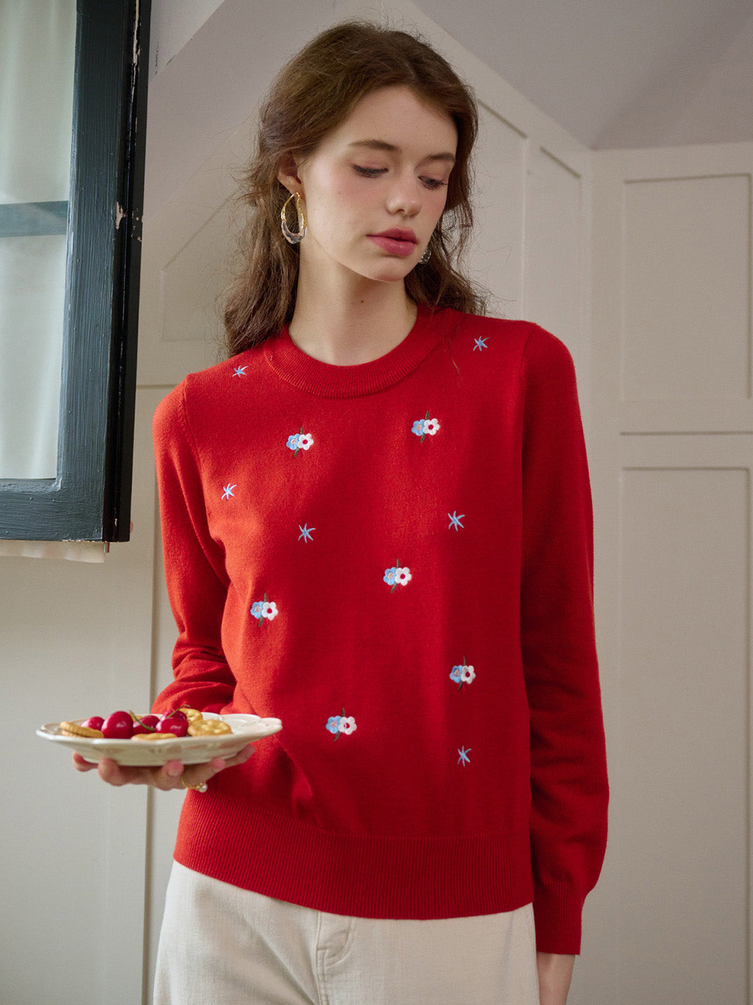 Gracie 圓領刺繡毛衣