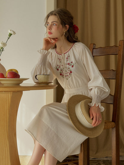 Zinnia 圓領玫瑰刺繡100% 棉洋裝