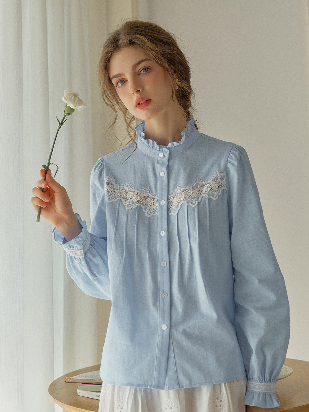 【Final Sale】Kitty Wavy Stand Collar Lace Blouse - Blue