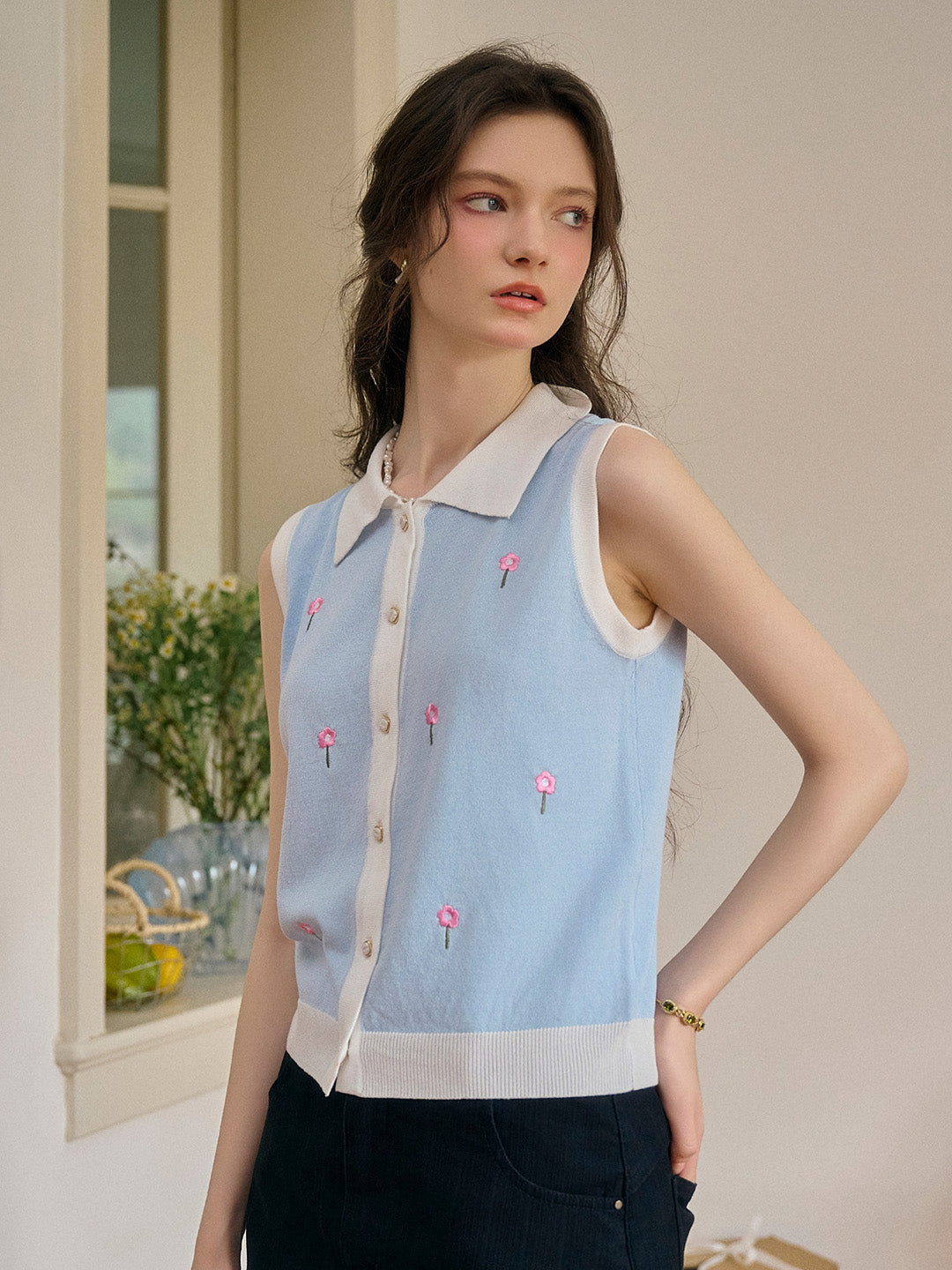 Savannah 圓領刺綉針織背心