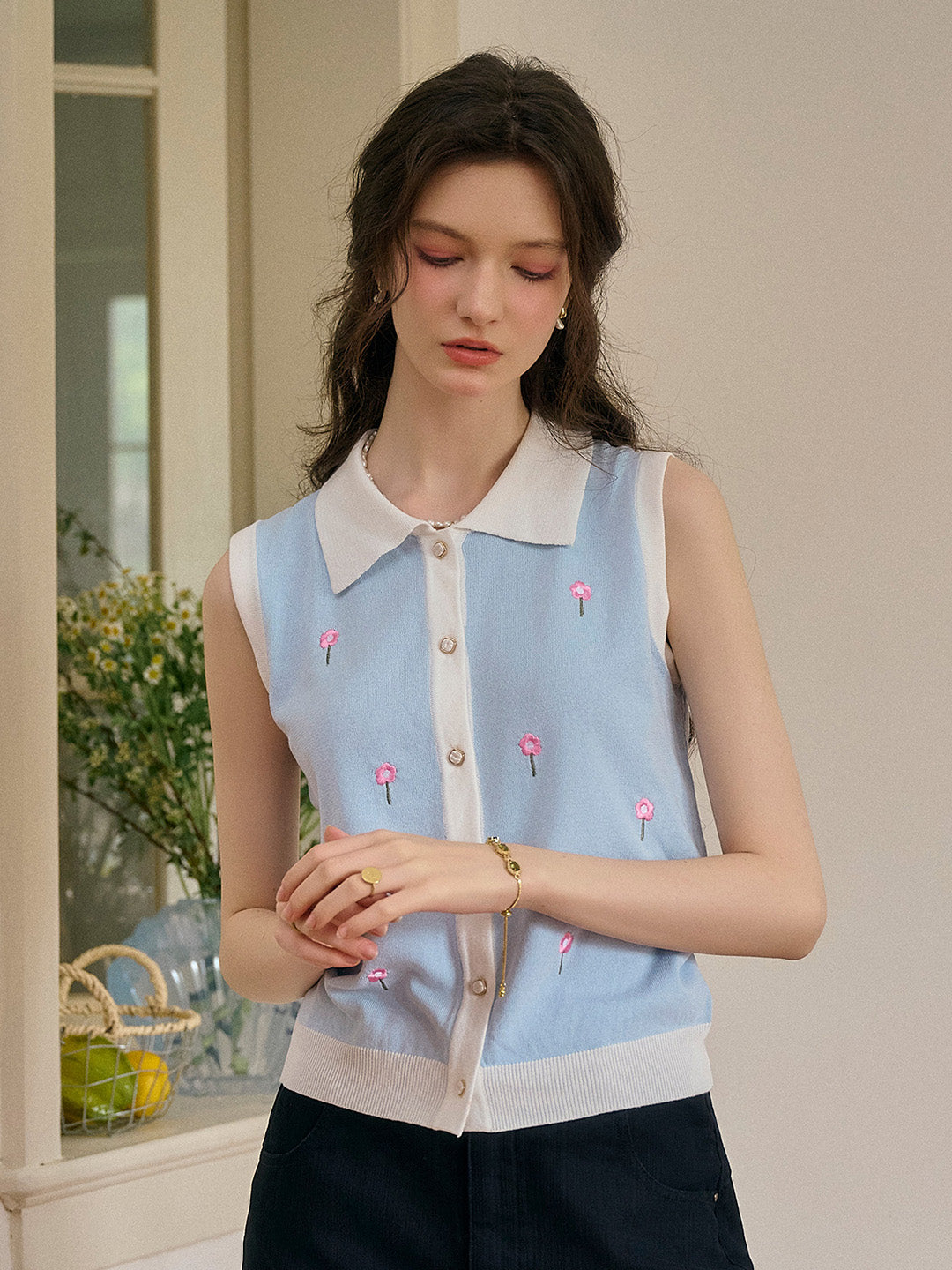 Savannah 圓領刺綉針織背心