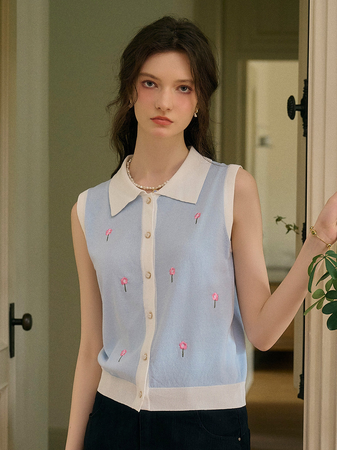 Savannah 圓領刺綉針織背心