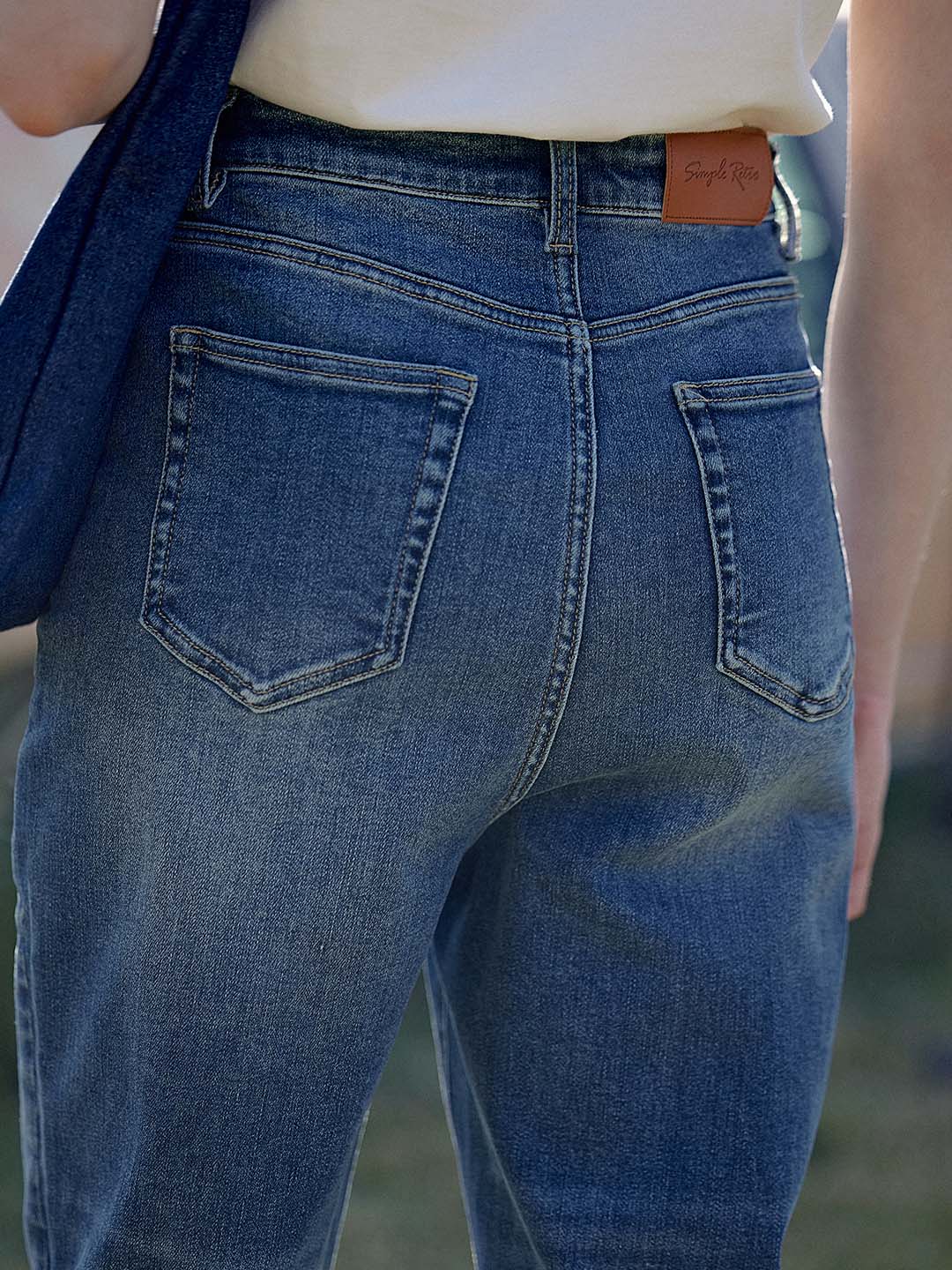 Emberly Light Wash Cotton Carrot Jeans