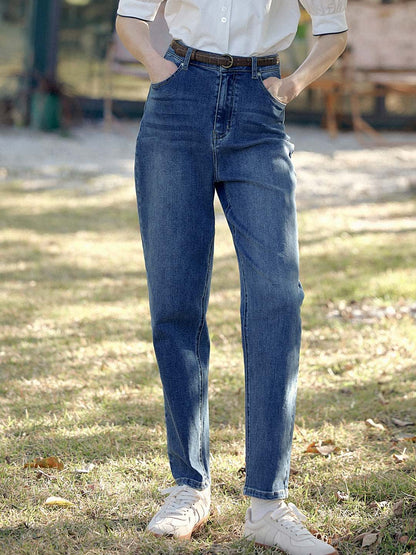 Emberly Light Wash Cotton Carrot Jeans