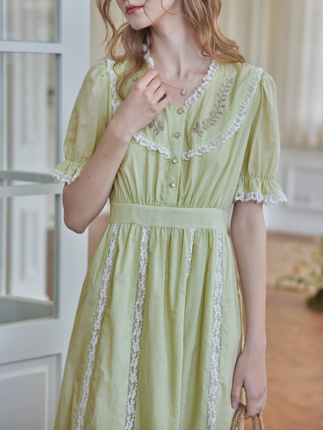 Sophie 綠色蕾絲刺繡連身裙/SIMPLE RETRO