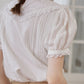 Kathryn 白色蕾絲高領刺繡襯衫/SIMPLERETRO