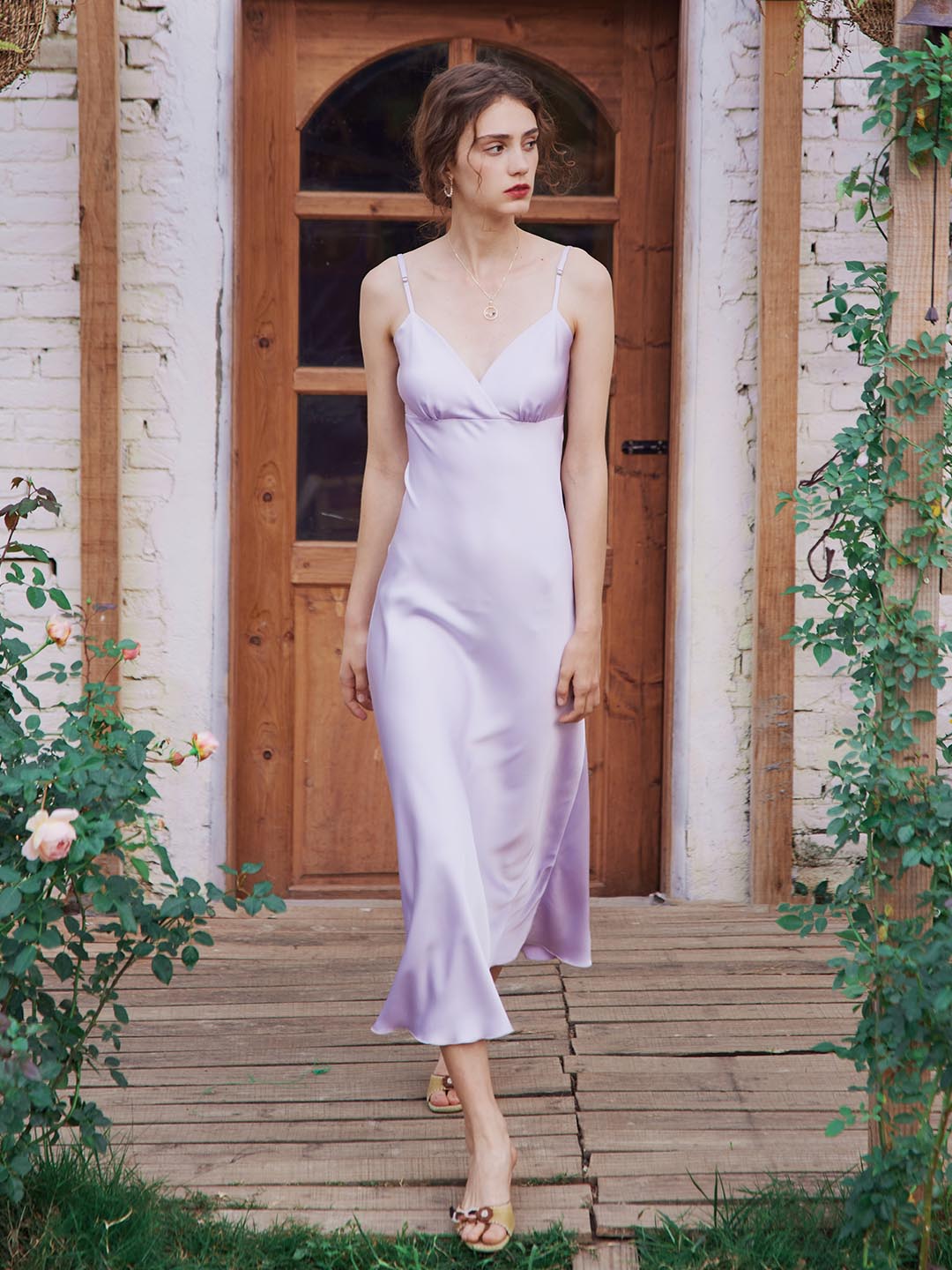 Simple Retro-Kristin 淺紫色法式V領修身吊帶裙