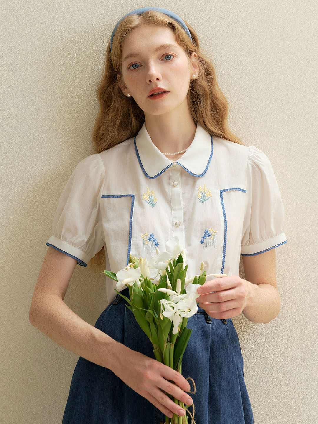 Artemis 花卉刺繡泡泡袖撞色拼接襯衫