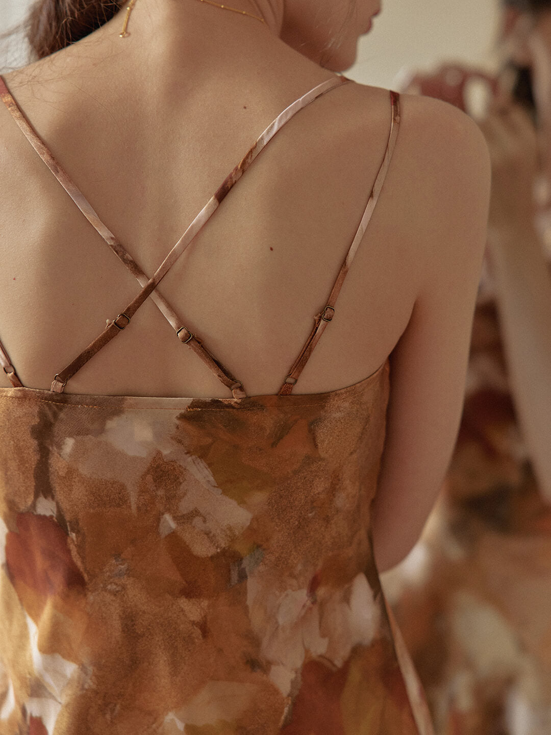 Jolie 棕色印花法式吊帶裙/SIMPLERETRO