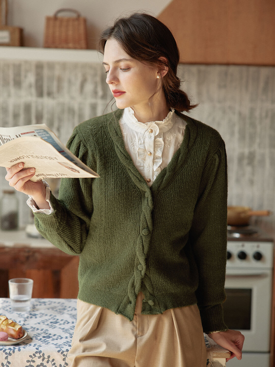 Ava green V-neck retro knitted jacket