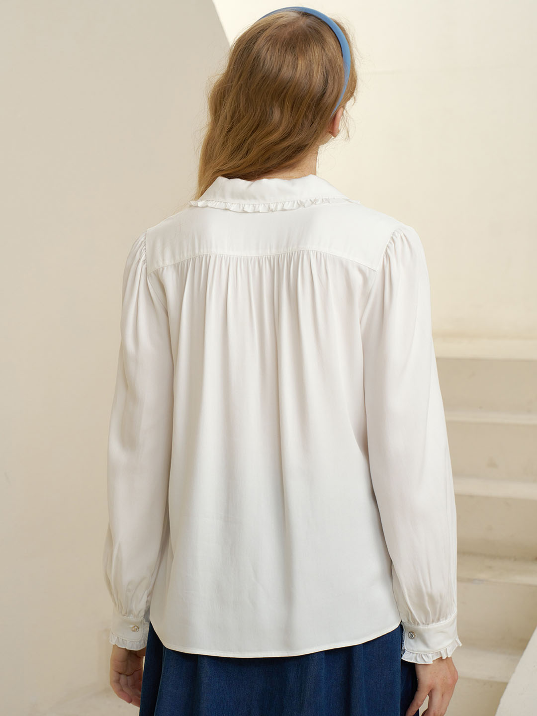 Convallaria 白色鈴蘭刺綉泡泡長袖襯衫
