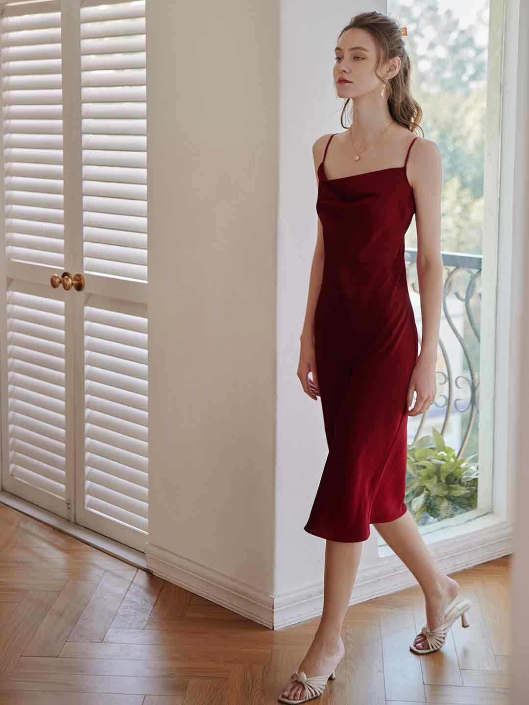 Simple Retro- Amira J酒紅色法式一字肩吊修身帶連衣裙