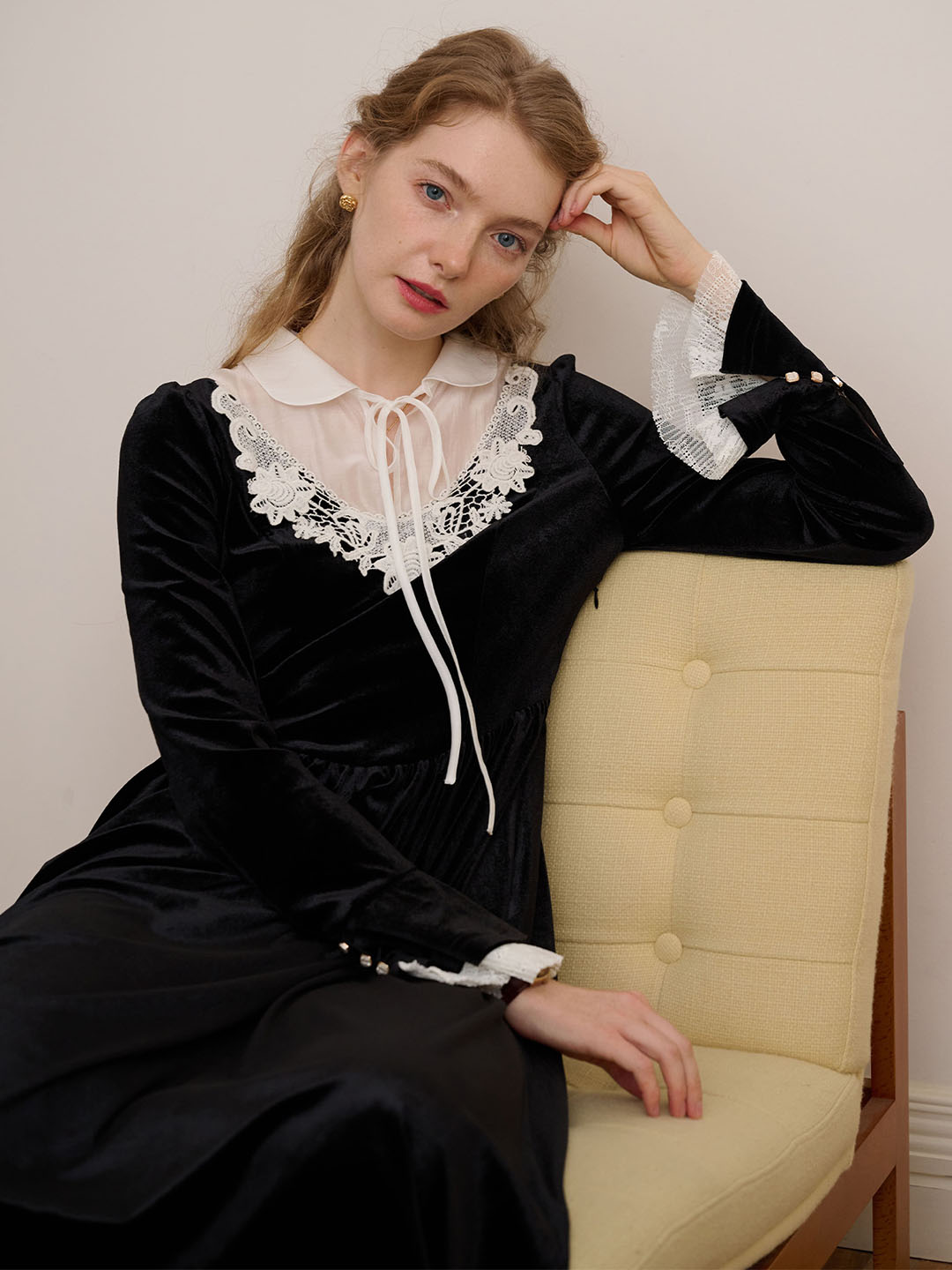 Cora contrast lace ruffle-sleeve velvet dress