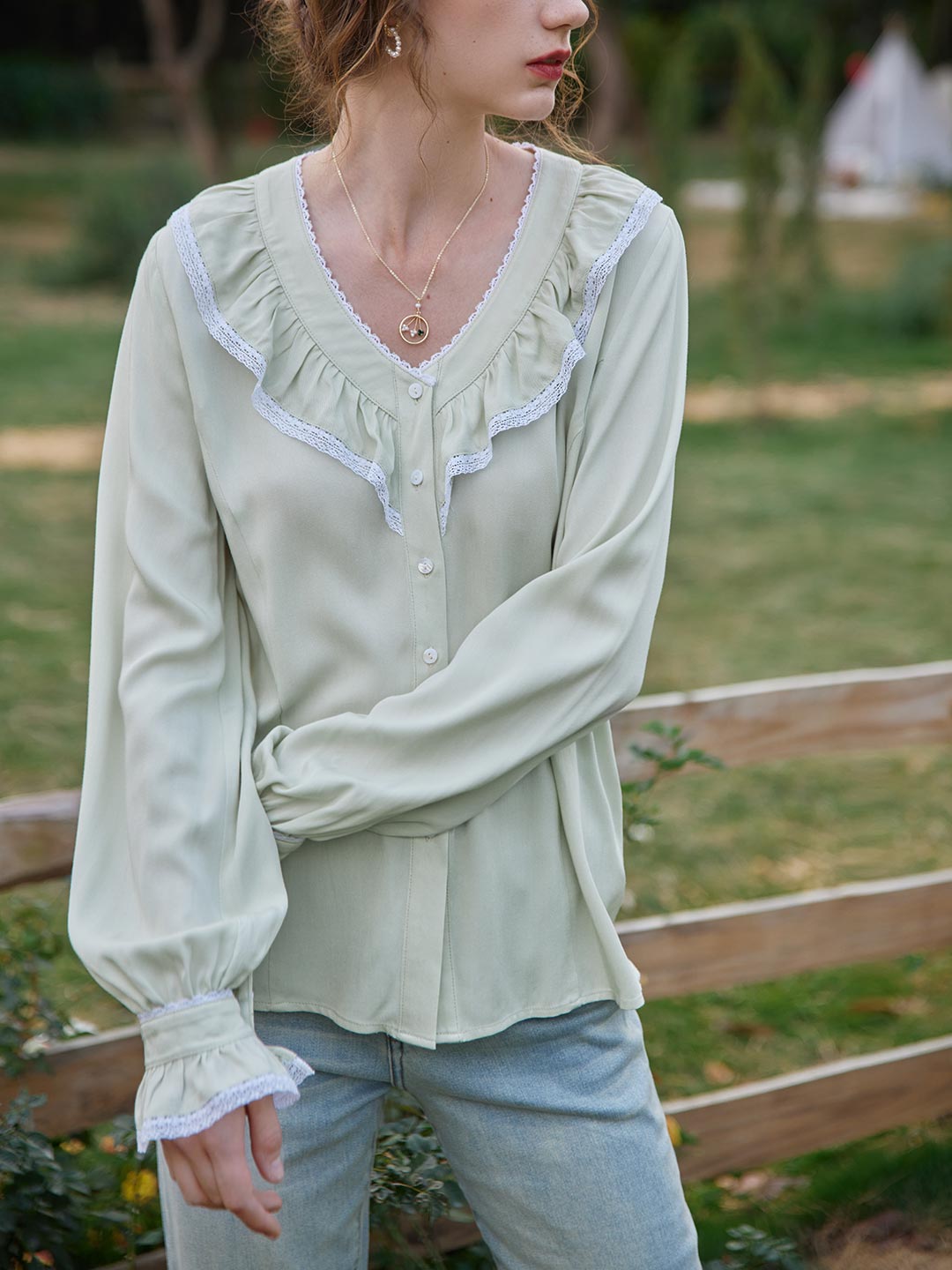 Simple Retro-Rosario 薄荷綠水滴領綁袖荷葉邊長袖襯衫