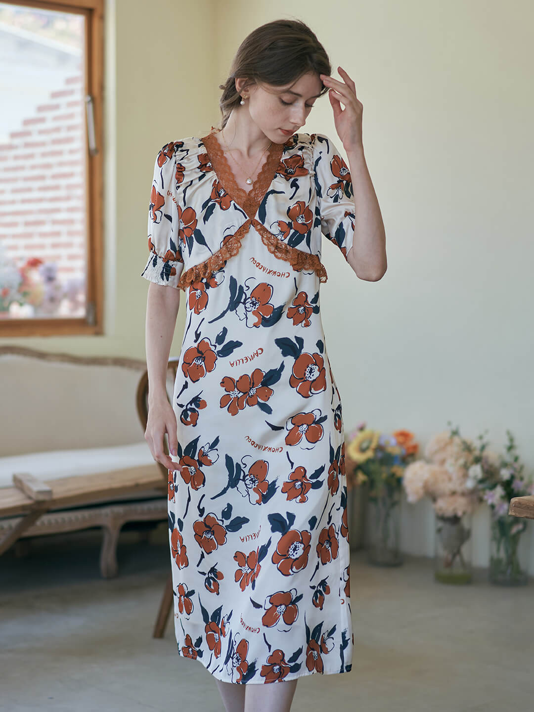 Camellia orange camellia print V-neck dress