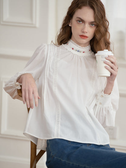 Aylin half turtleneck embroidered white shirt