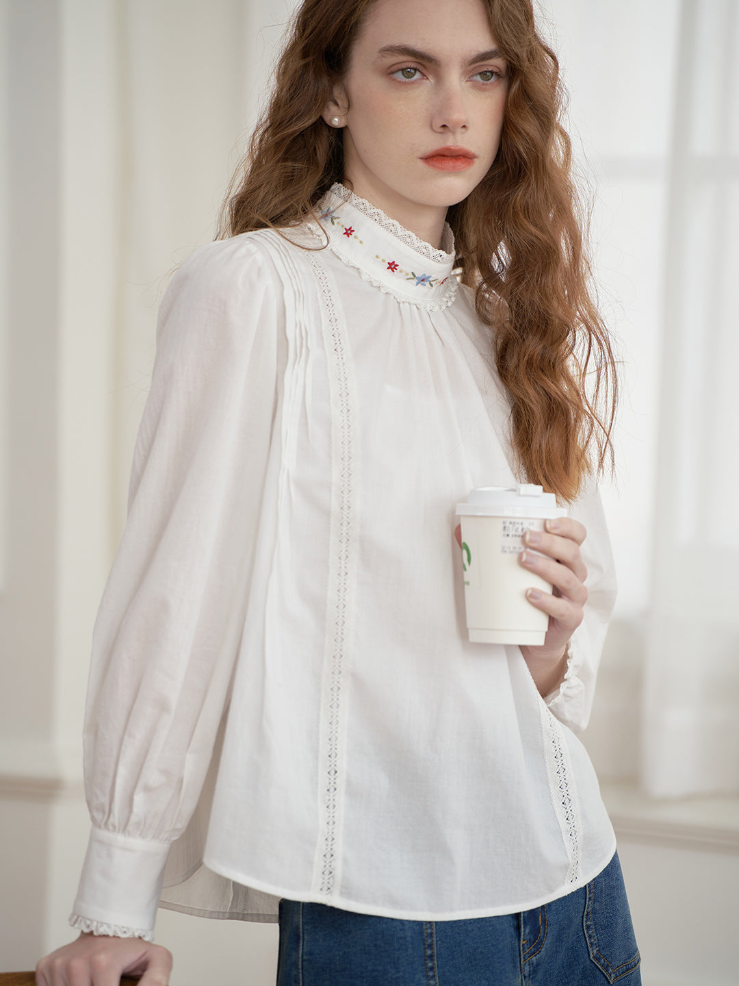 Aylin half turtleneck embroidered white shirt