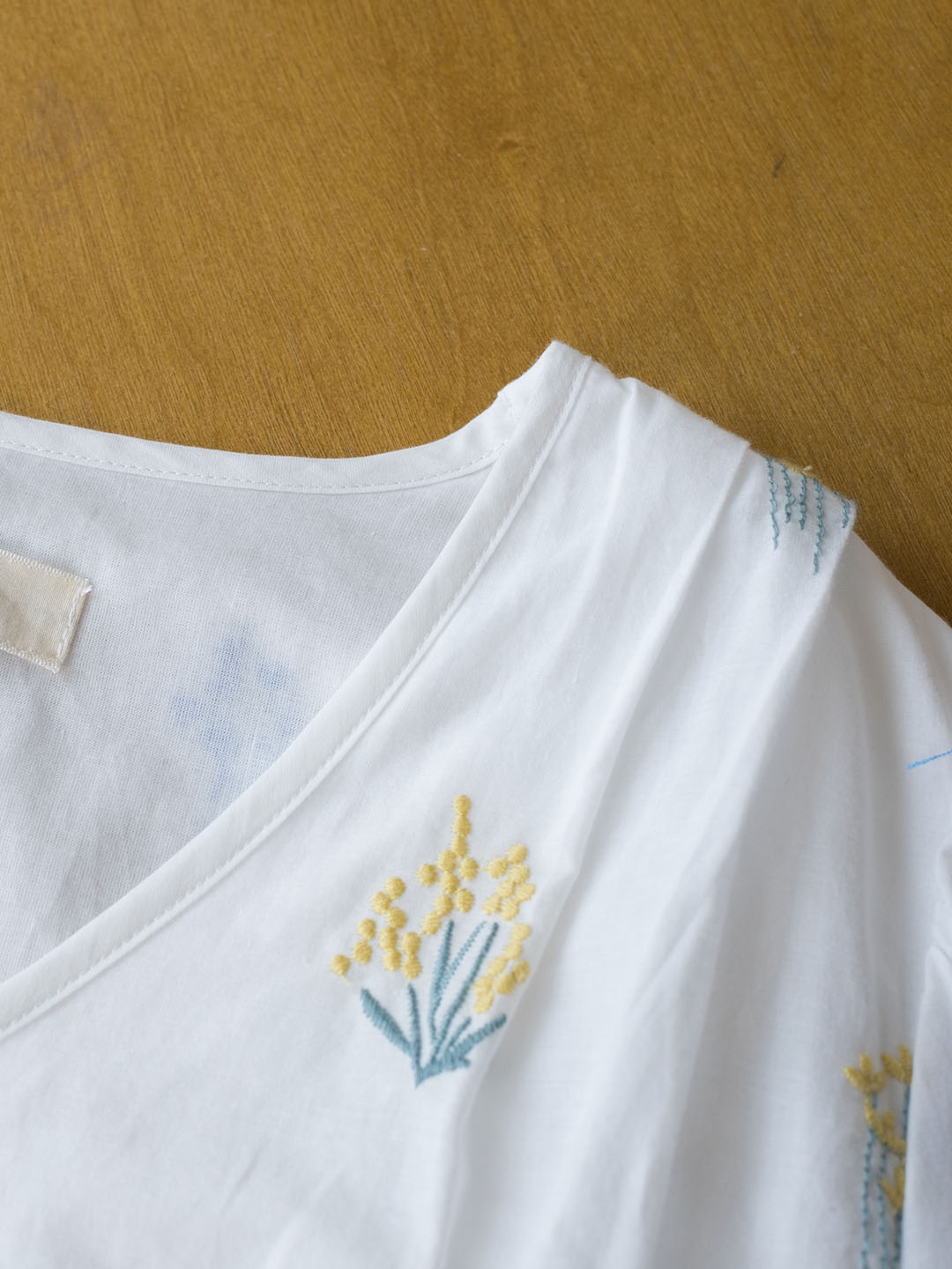 Nala 原創滿天星刺繡泡泡袖連衣裙
