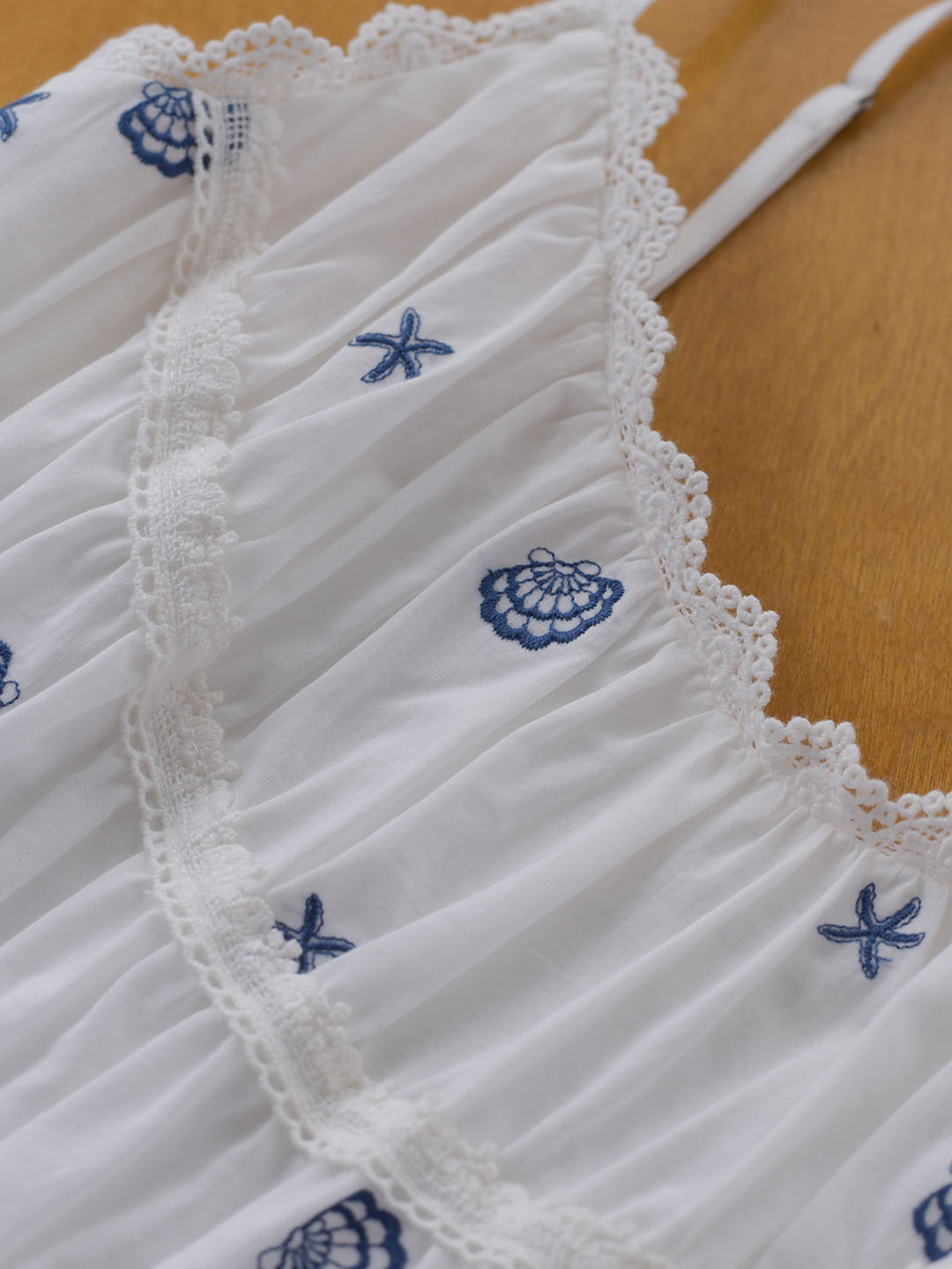 【Pre-order】Marina 原創貝殼刺繡吊帶連衣裙